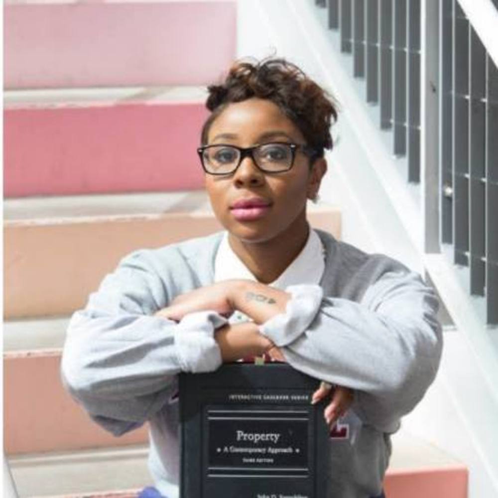 Meet your Posher, Iesha